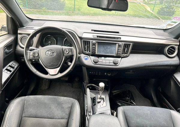 Toyota RAV4 cena 43900 przebieg: 82000, rok produkcji 2017 z Konin małe 46